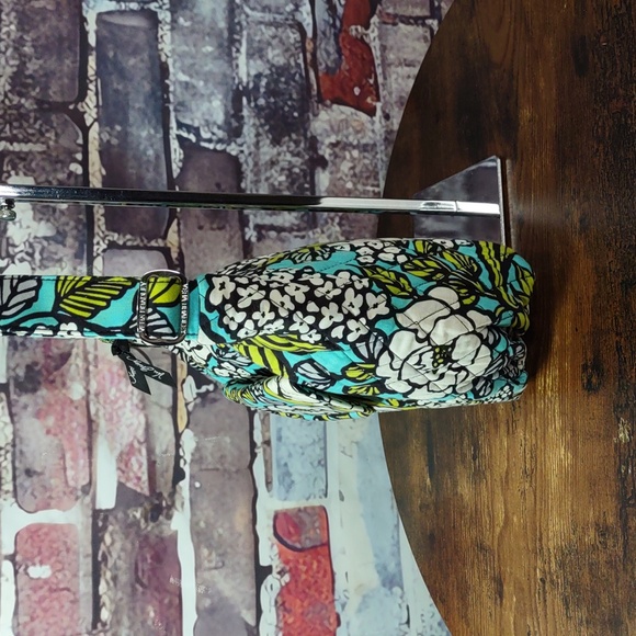 Vera Bradley "Island Blooms" Quilted "Clare" Crossbody Shoulder Bag - Picture 4 of 12